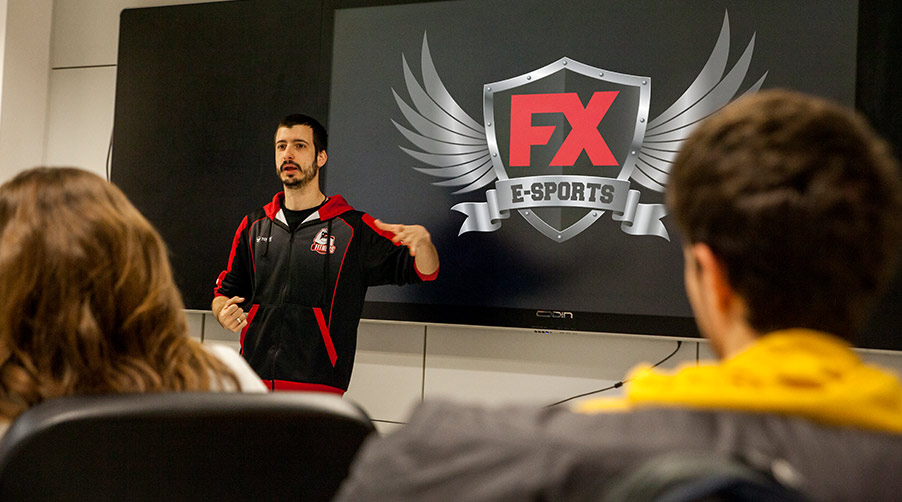 Conoce el deporte del siglo XXI y el equipo de eSports de FX ANIMATION - Miquel Llamas